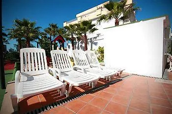 El Lago 3*