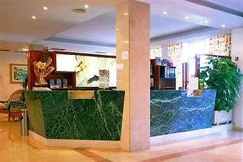 El Lago Hotel 3*